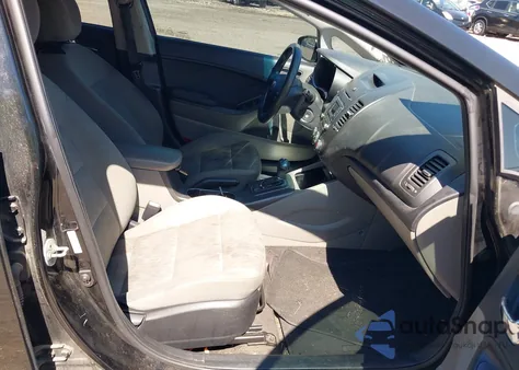 2016 Kia Forte Lx z USA, uszkodzony, nr VIN KNAFK4A67G5467716